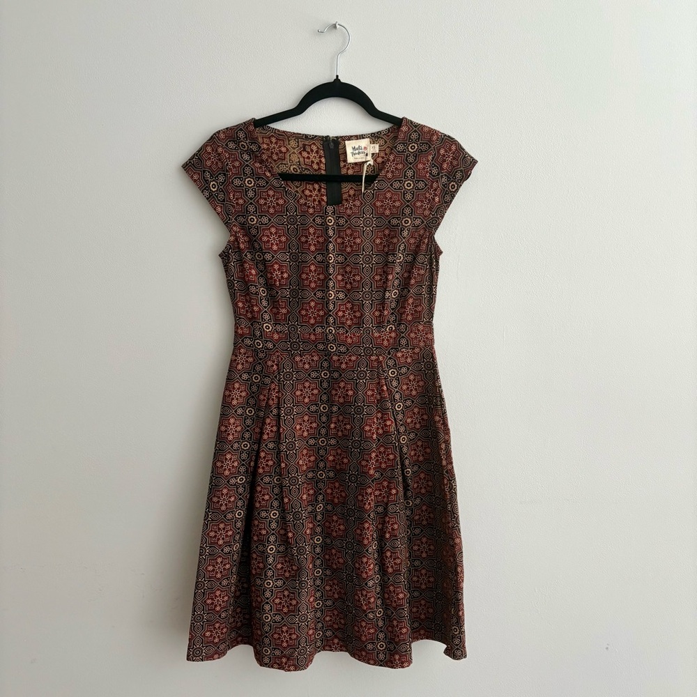 Mata Traders Burgundy and Black Geometric Dress